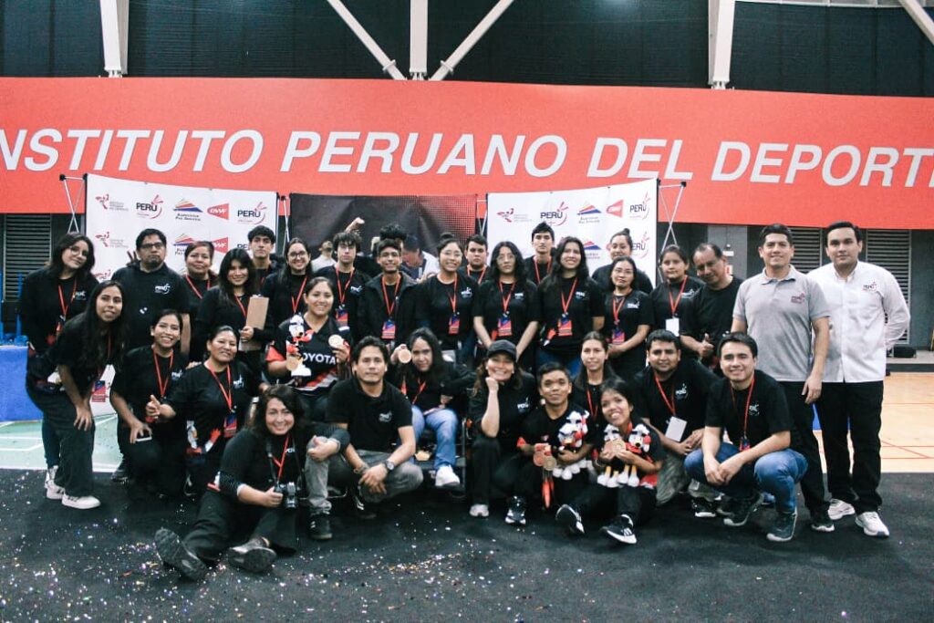Voluntarios Badminton Peru