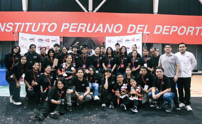 Voluntarios Badminton Peru